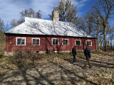 Keskvere mõisa mantelkorstnaga peahoone on üks vanimaid säilinuid Eestimaal